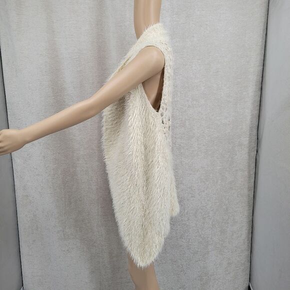Ryu Winter White Super Soft Vest Fuzzy Crochet Hippie Vest Small/Medium - Picture 7 of 15